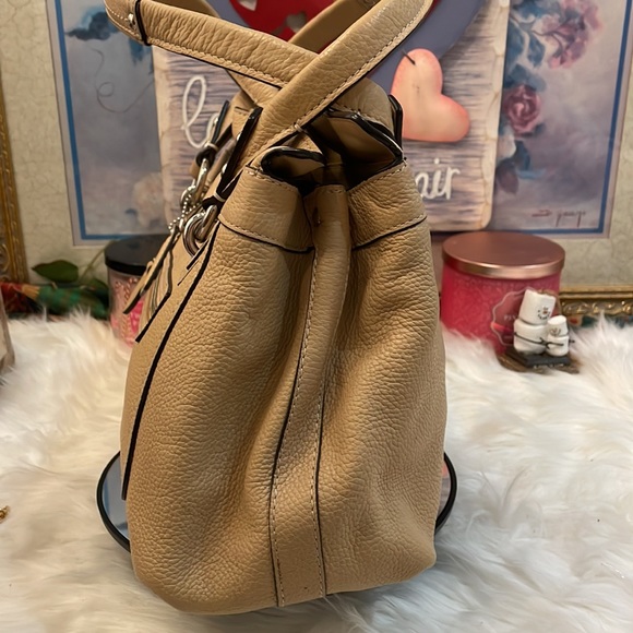Coach Leather Handbag in Silver Hardware - Picture 5 of 10